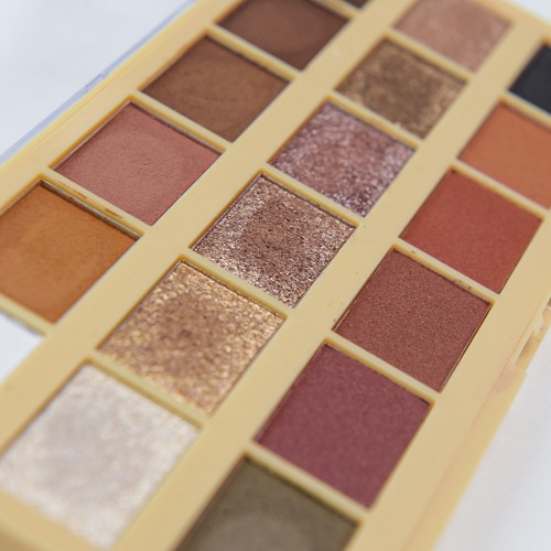 18 Colors Matte Shimmer Wet Eyeshadow Palette